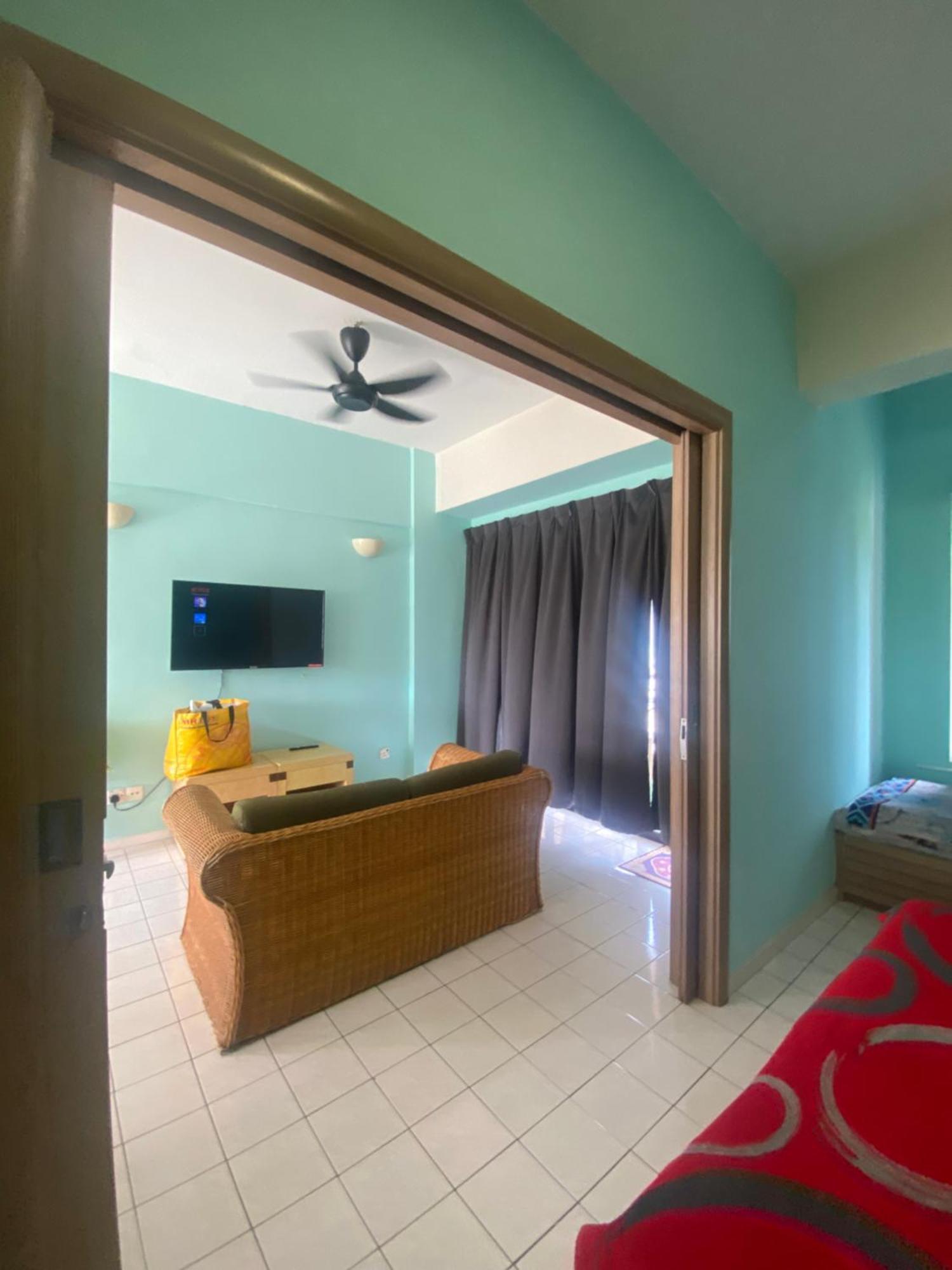 Adel Corus Paradise Lagoon Apartment Порт-Диксон Экстерьер фото